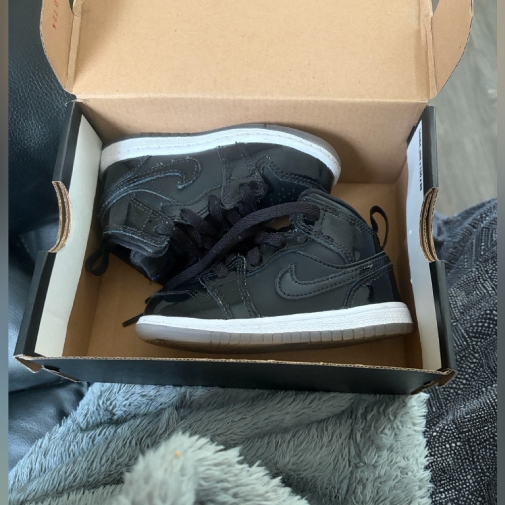 Jordan Kids Shoes Black and White